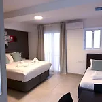 D' 4*