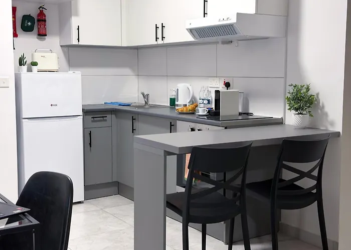 Ξενοδοχείο με διαμερίσματα D' 4*